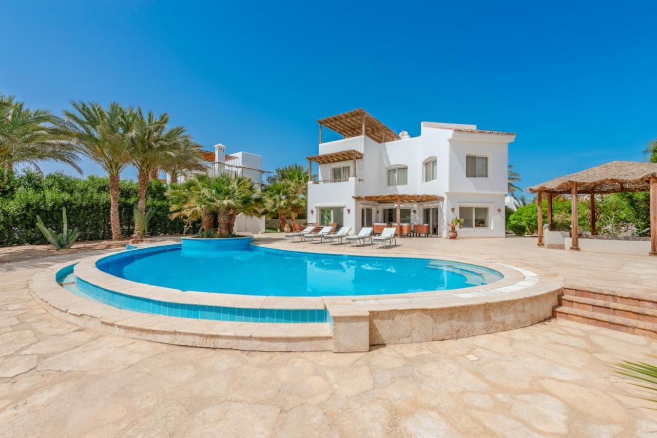 Beautiful 4 Bedroom White Villa With Heated Pool Hurghada Eksteriør bilde