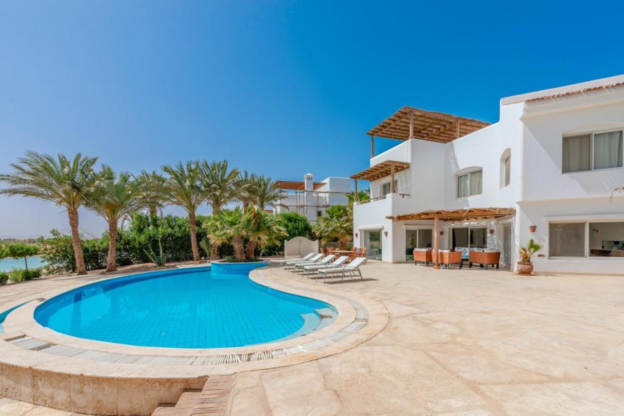 Beautiful 4 Bedroom White Villa With Heated Pool Hurghada Eksteriør bilde