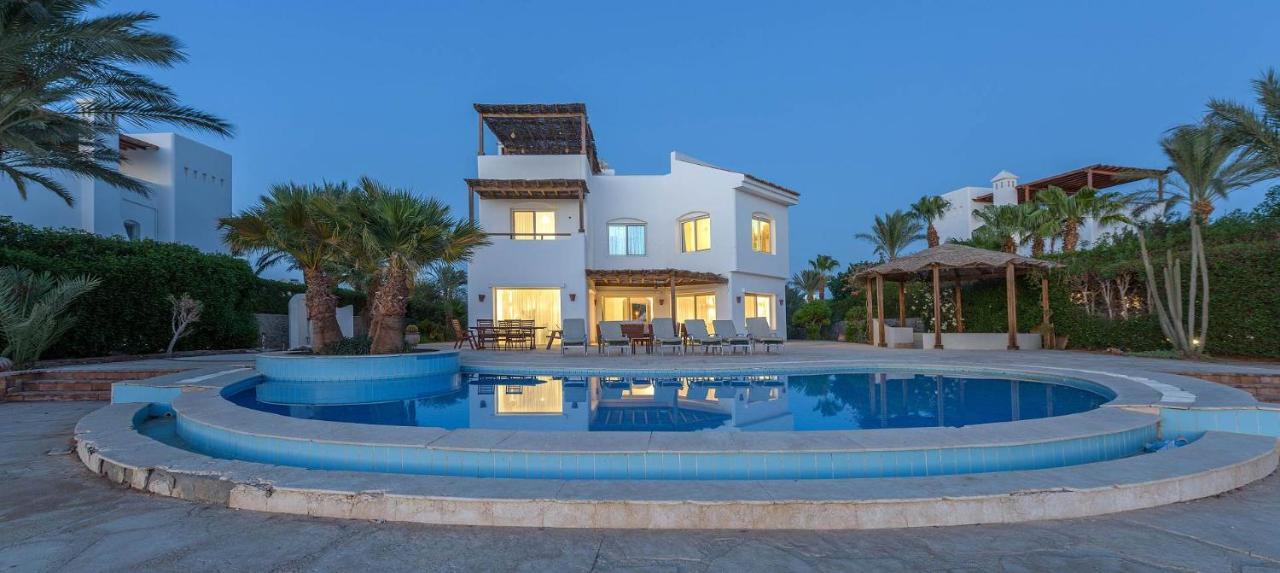 Beautiful 4 Bedroom White Villa With Heated Pool Hurghada Eksteriør bilde